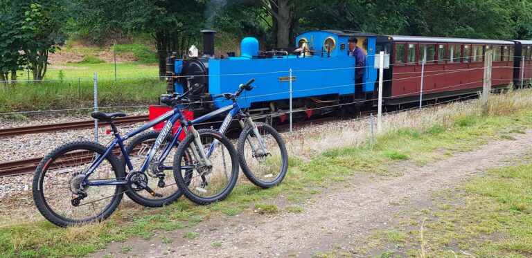 Bure valley cycle hire - bikes and steam train